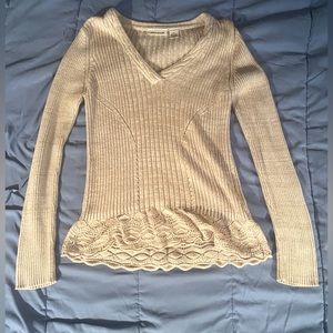 Women’s DKNY Size Medium Beige V-neck Sweater